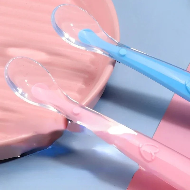 Baby Food Utensil - シリコンスプーンベビースターズ食器学習トレーニングスプーン子供用給餌リボーンシリコン安全食品器具アクセサリー
