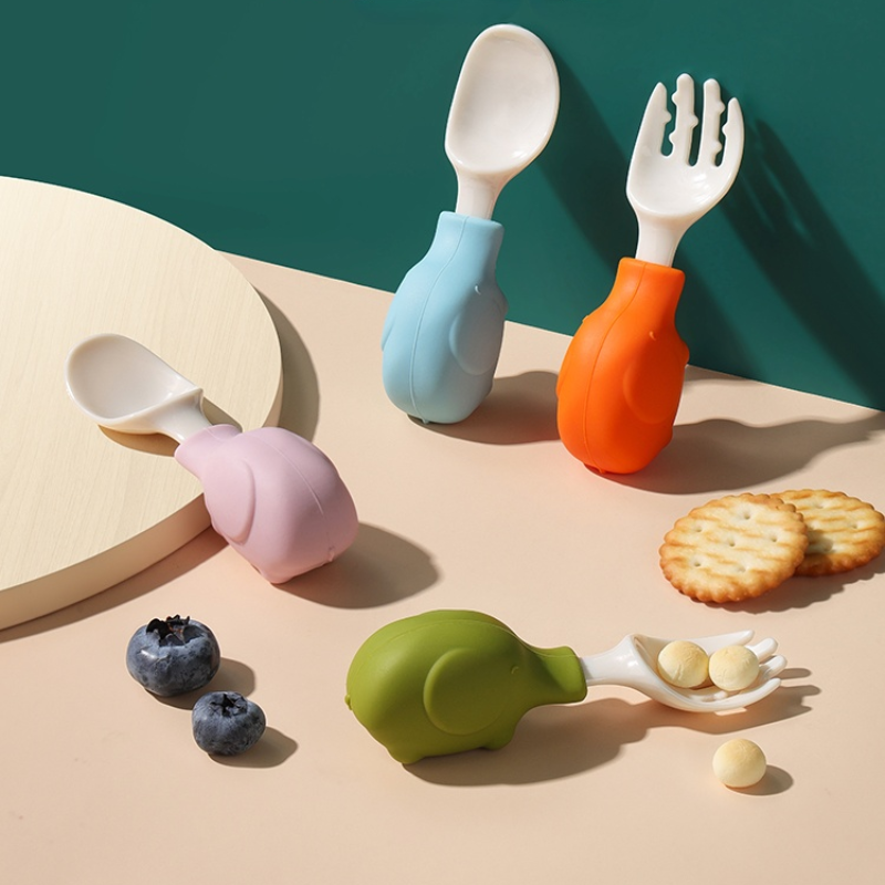 Baby Food Utensil - 赤ちゃんのための象の器具セット,幼児のためのシリコーン学習器具,子供のテーブルウェア,スプーンフォーク