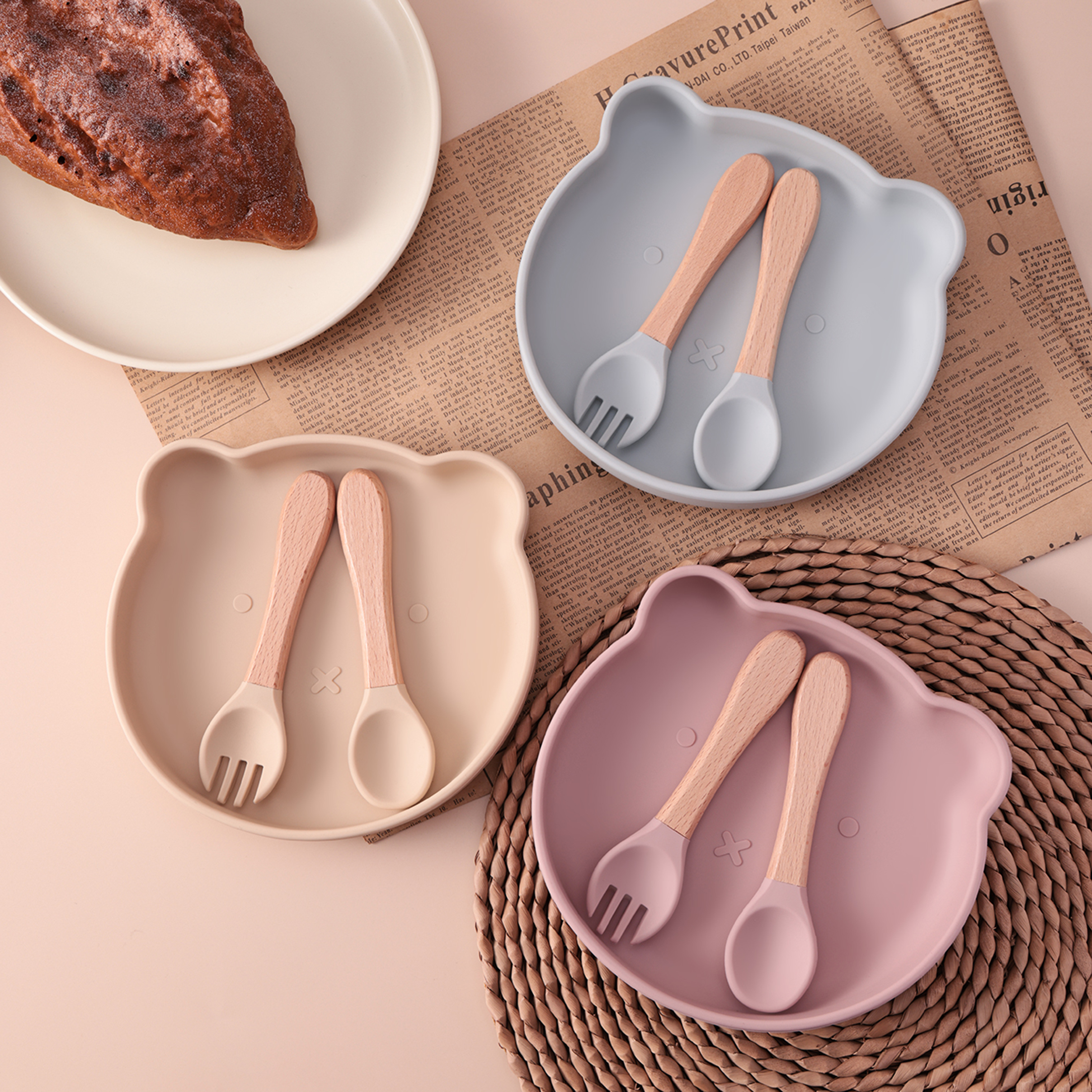 カラーキッズ 3点セット 漫画クマ シリコン製食器セット 吸 - Self Feed Spoon のレビューと価格