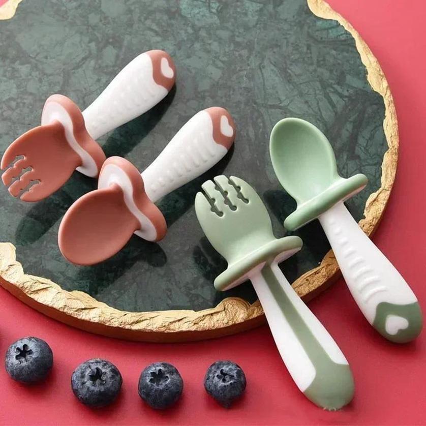 ベビースプーンフォークシリコーン子供用食器セット授乳ベビー食 - Baby Food Utensil のレビューと価格
