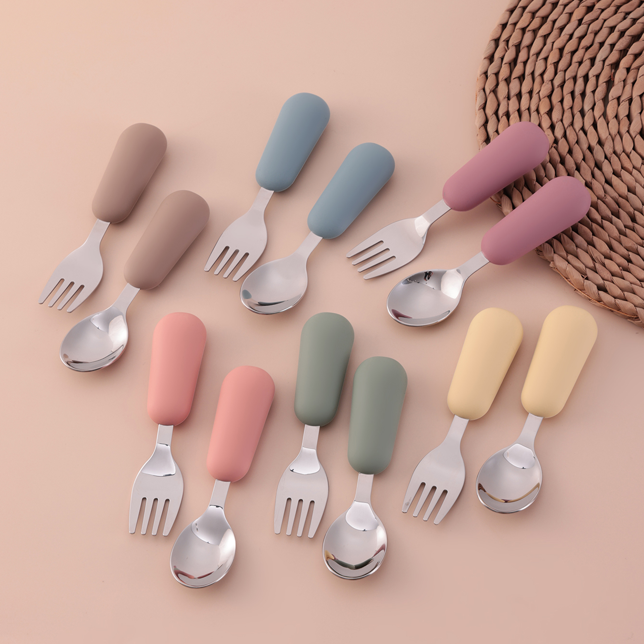 カラーキッズ 2ピース ステンレス製フォークスプーン ベビー - Baby Food Utensil のレビューと価格
