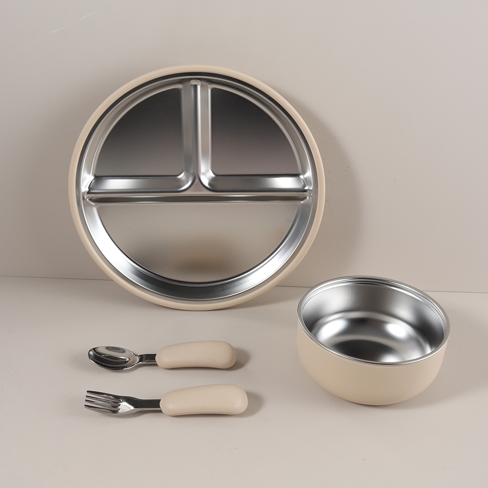 4 ピース/セットシリコン吸引ボウルプレートスプーンフォーク - Baby Food Bowl のレビューと価格