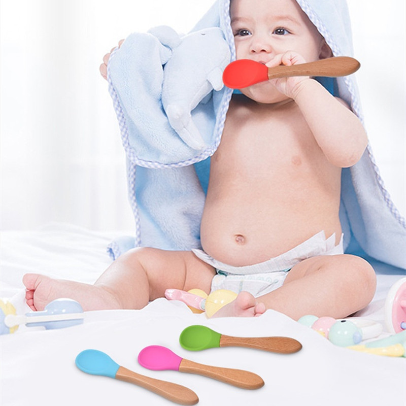 2 ピース/セットベビーシリコーンスプーンフォーク木製ハンド - Baby Food Utensil のレビューと価格